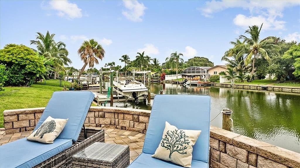 4 Sloop Dr