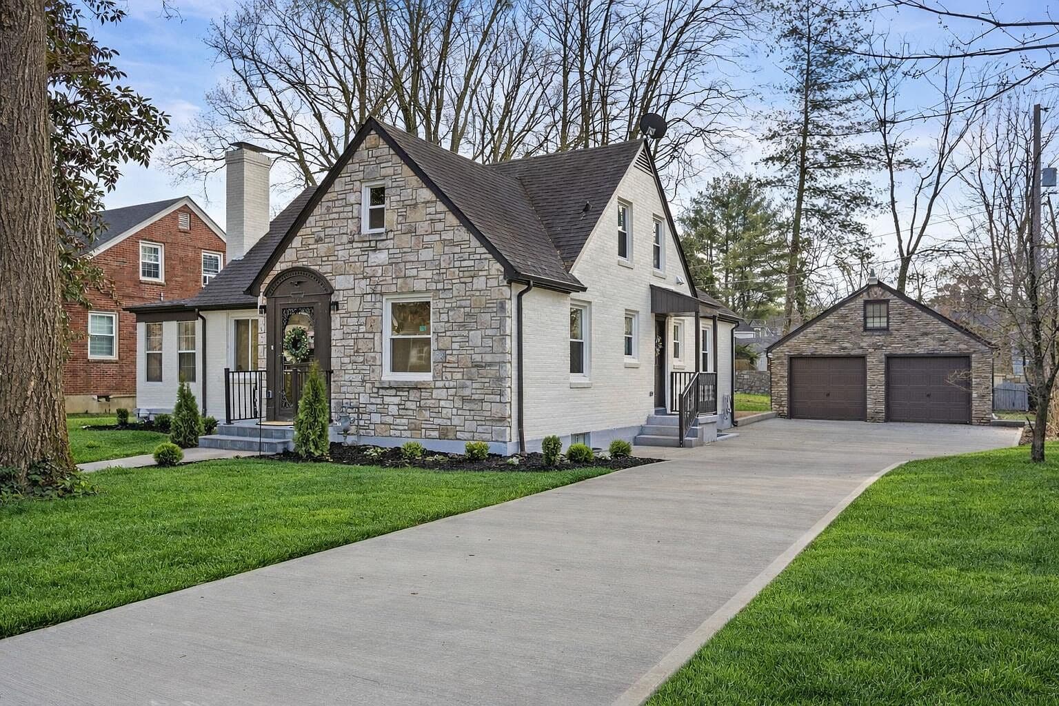 202 Paul Sawyier Dr