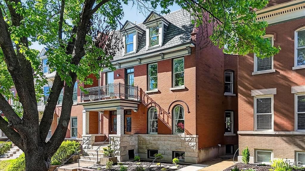 3441 Crittenden St - Image 3