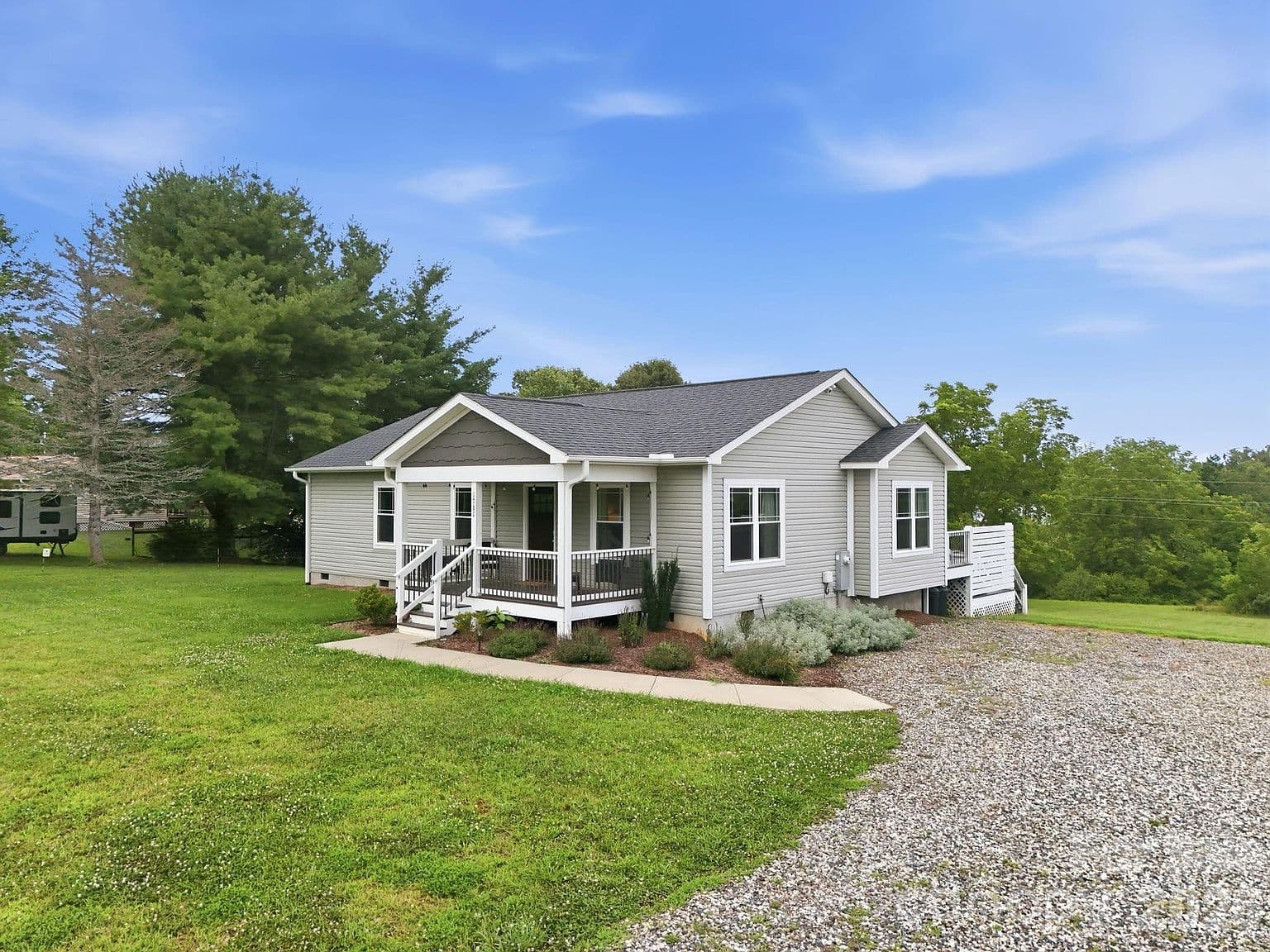 1781 Bear Creek Rd - Image 2