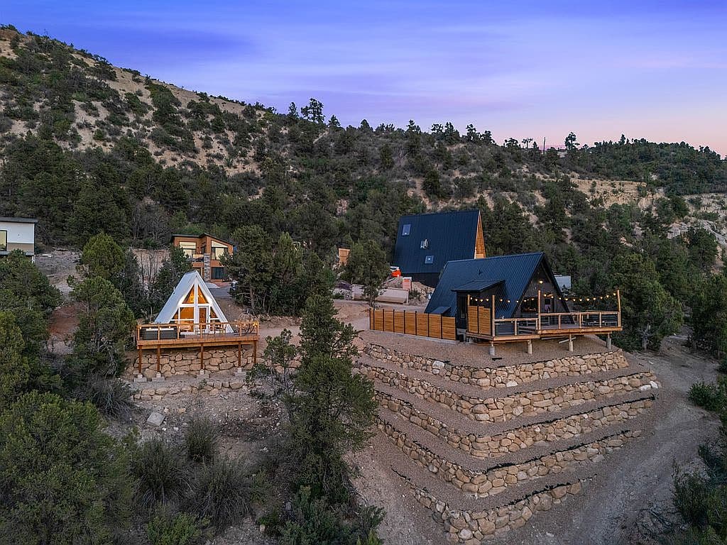 360 E Overlook Ln - Image 2