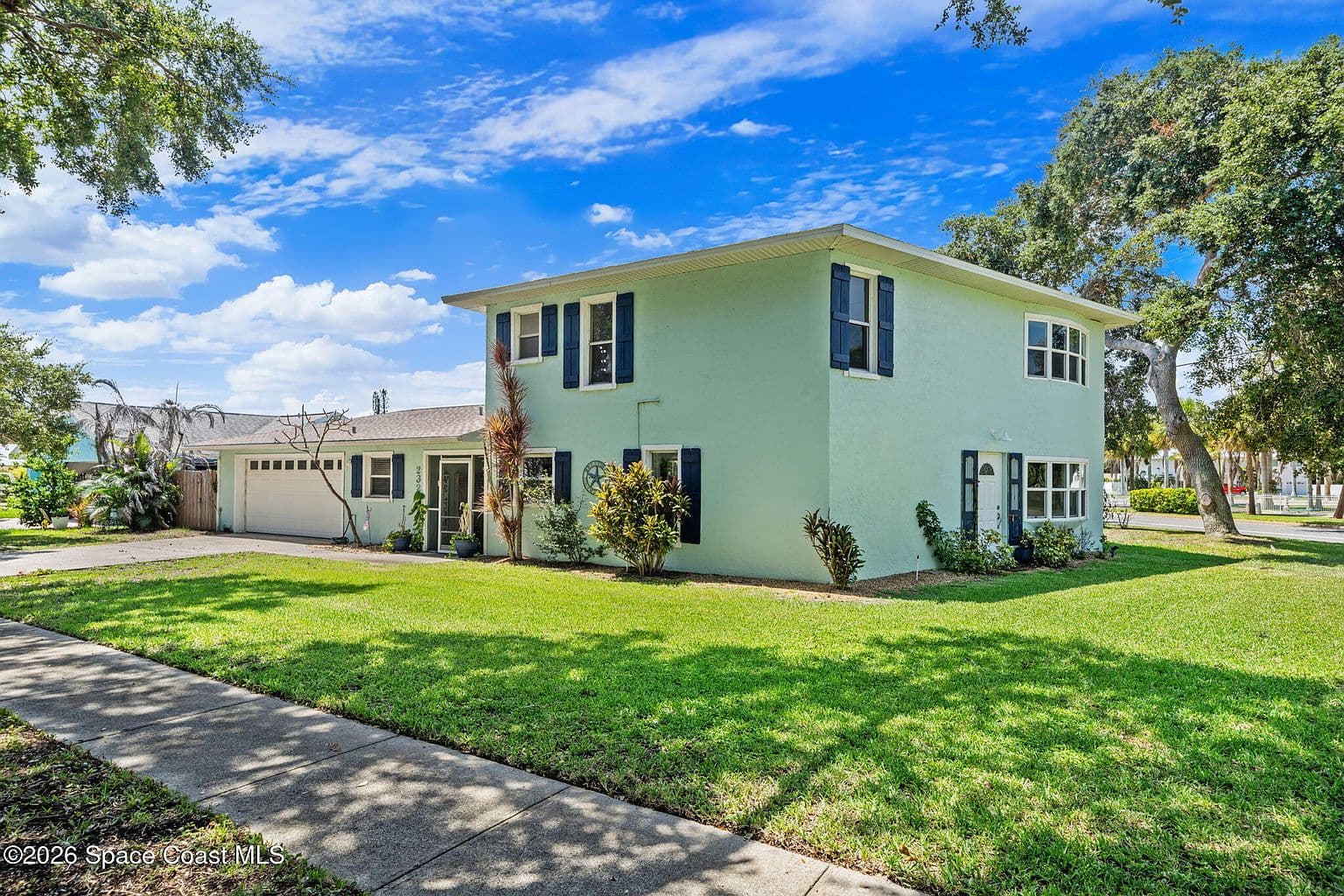 232 Circle Dr
