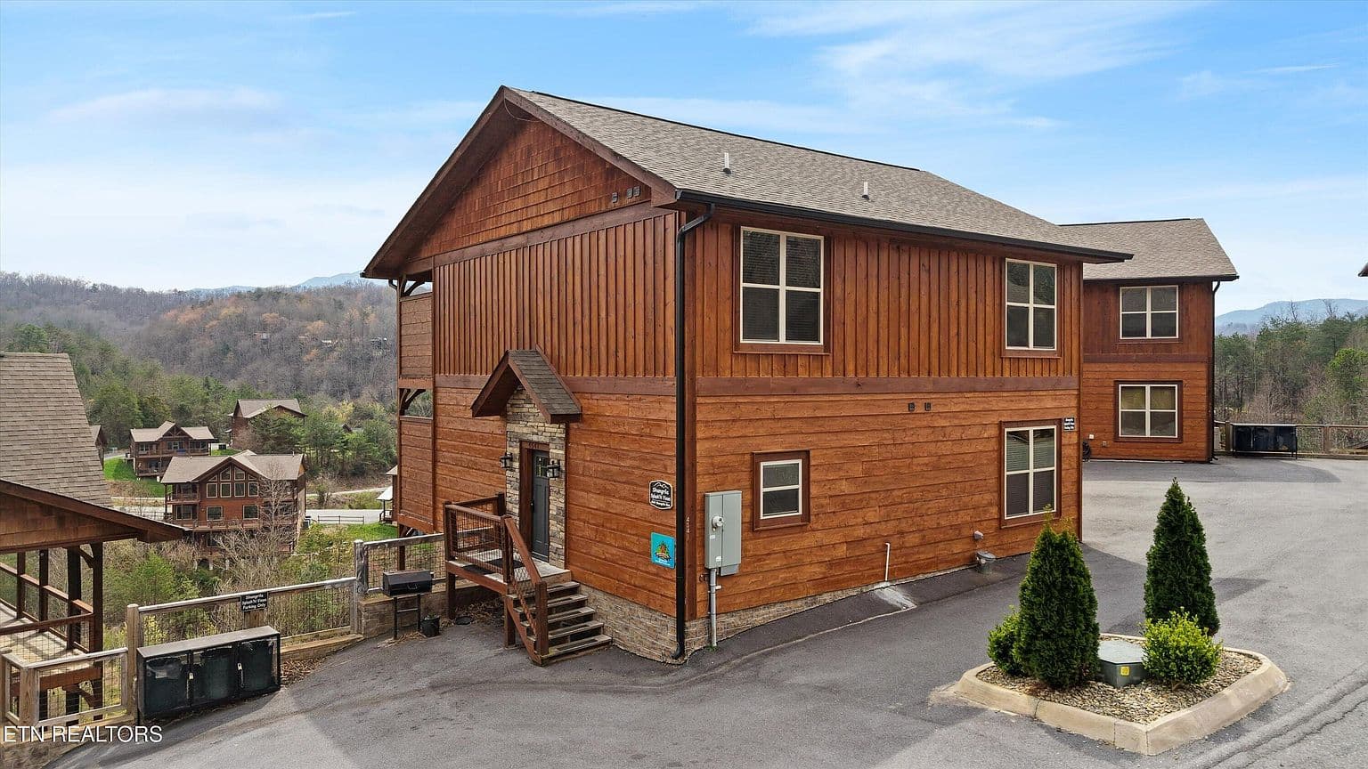 4541 Shangrila Way - Image 3