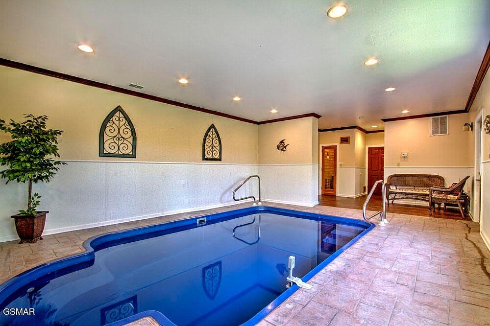 1742 Pulaski Ln - Image 2