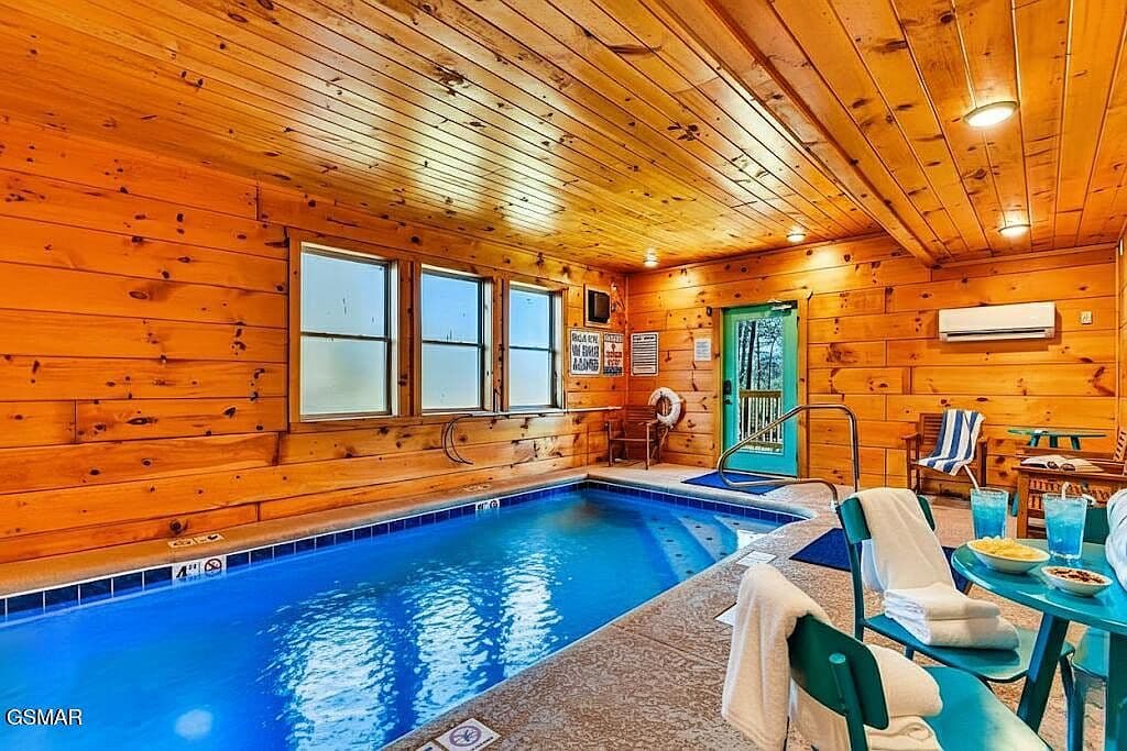 2320 Mimosa Dr - Image 3