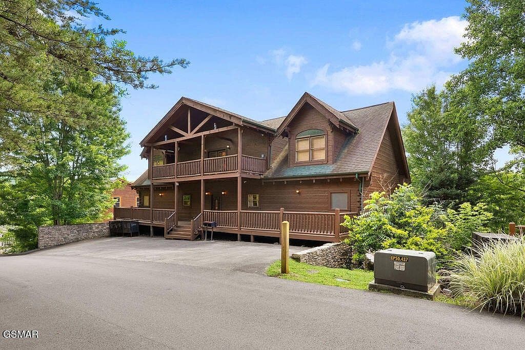 326 Alpine Mountain Way - Image 2
