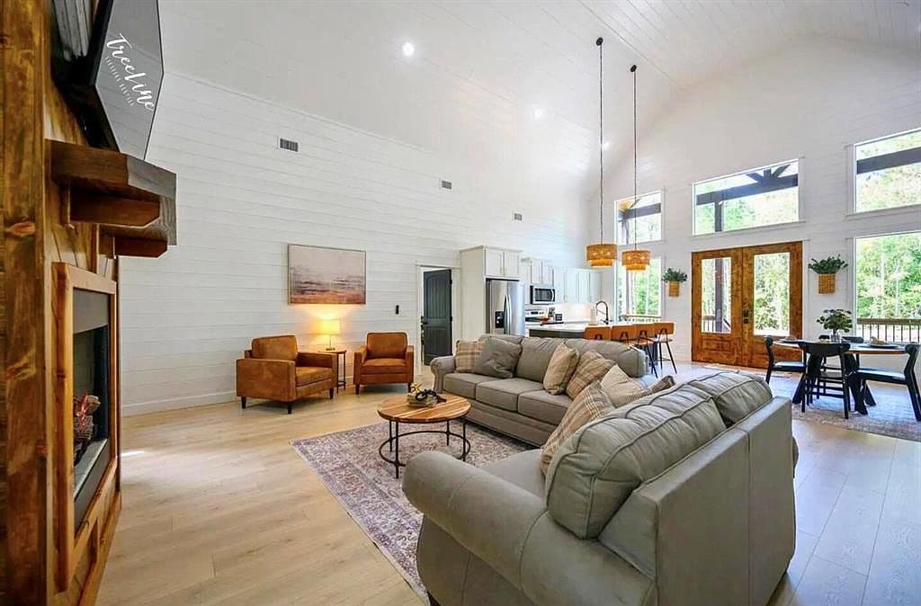 198 Bear Cedar Trl - Image 2