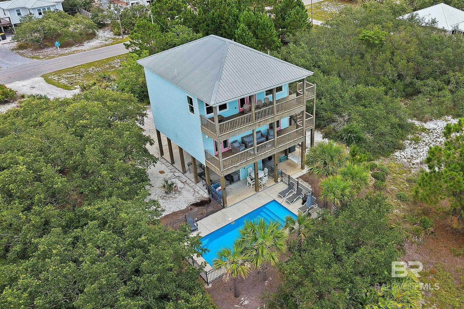 6558 Driftwood Dr - Image 3